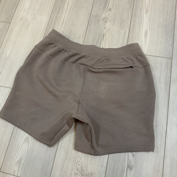 Lululemon X Peloton Shorts Mens Large Brown 7" Smooth Spacer Athleisure LM7BMSS - Picture 11 of 13